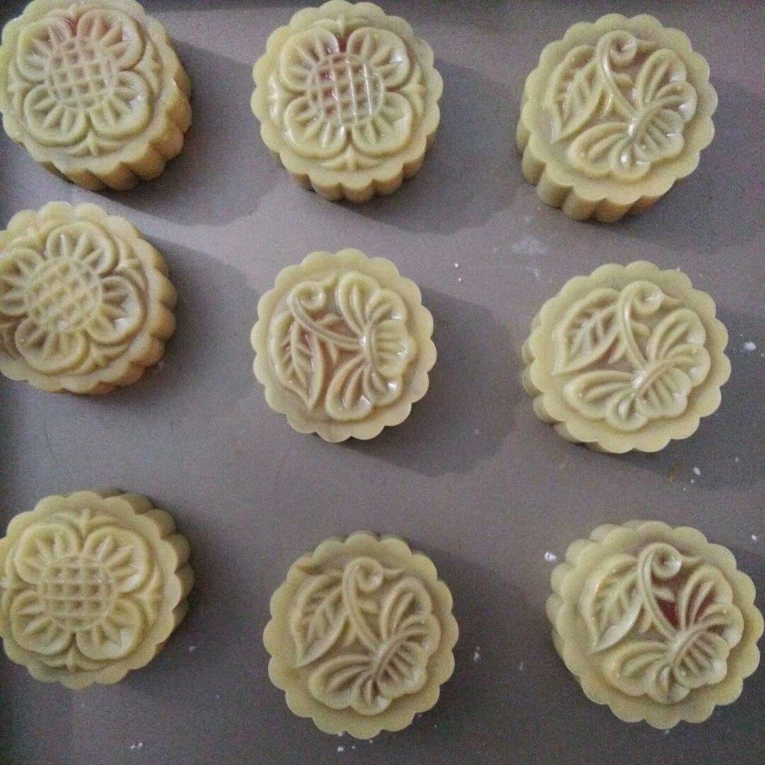 广式月饼—蛋黄莲蓉月饼