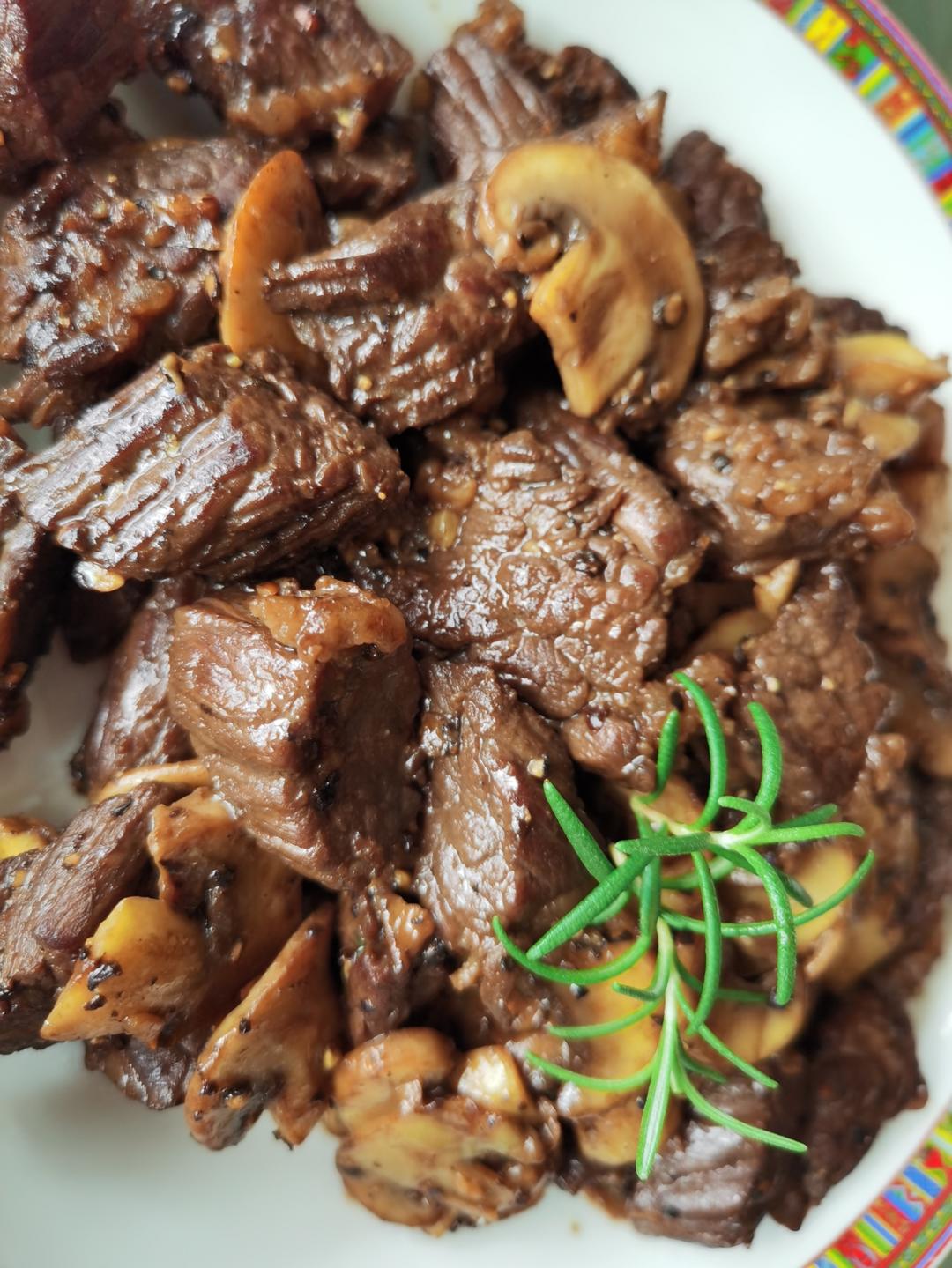 蒜香口菇牛肉粒