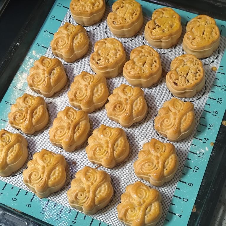 广式莲蓉蛋黄月饼/久吃不厌的经典组合