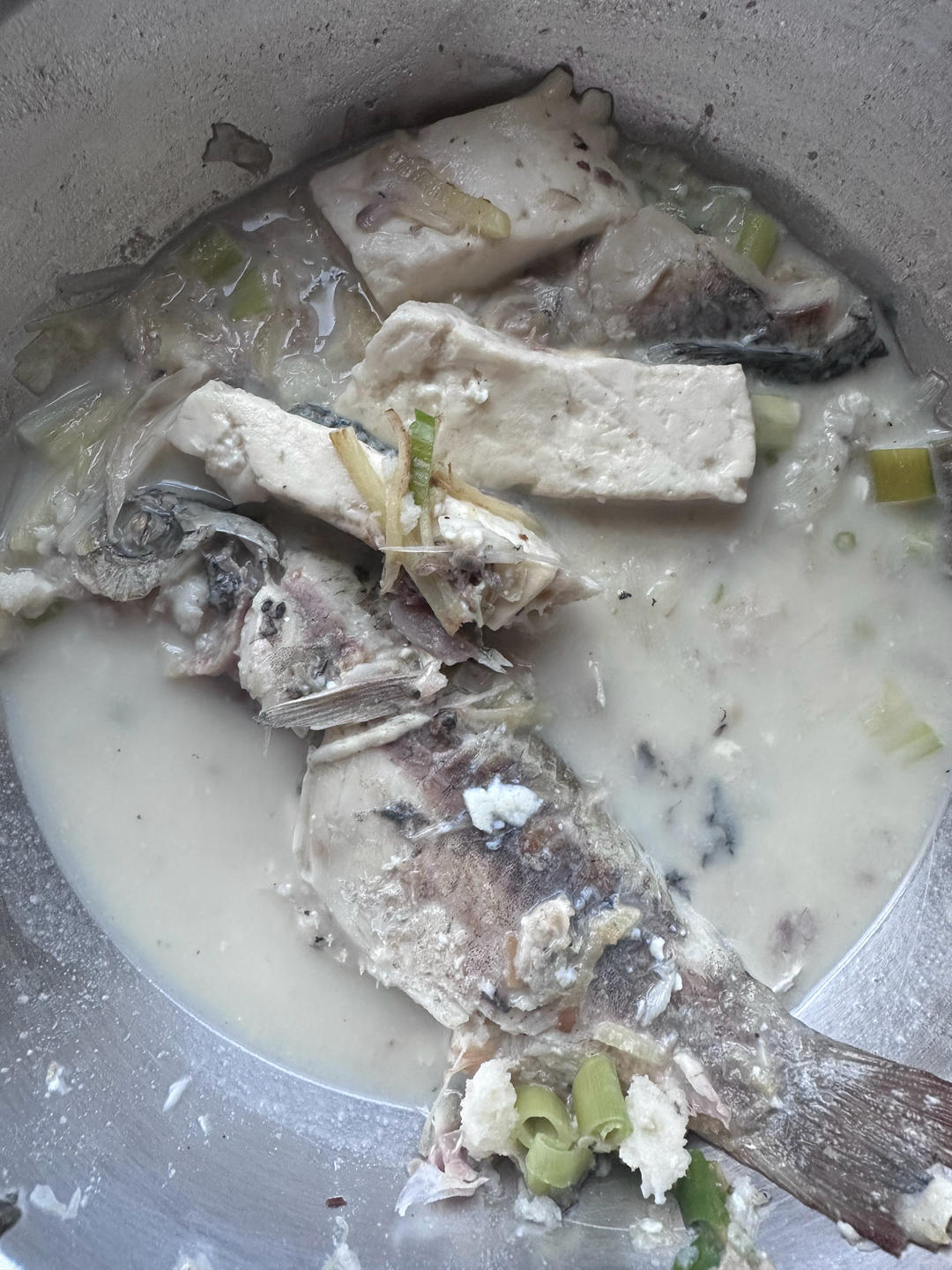 鲫鱼汤(鲫鱼豆腐汤)