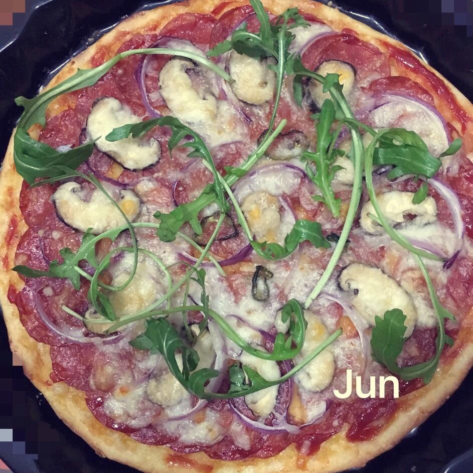 萨拉米薄底披萨 Salami Pizza