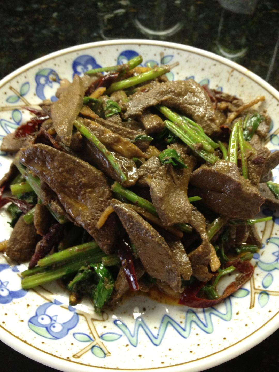 芹菜炒猪肝的做法