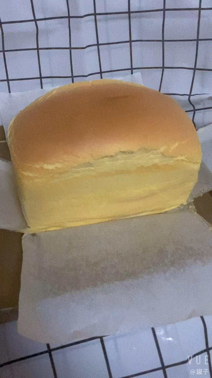 堪比柯基屁股
爆浆芝士🧀古早蛋糕