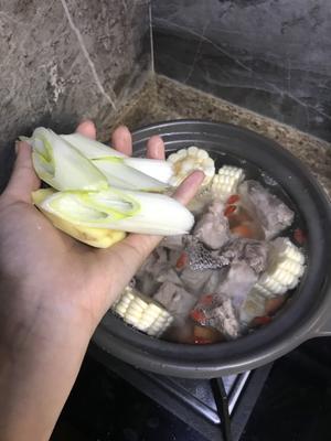 砂锅 排骨玉米汤的做法 步骤8