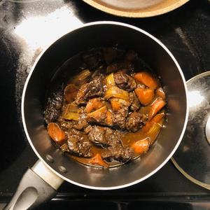 Beef bourguignon红酒炖牛肉的做法 步骤3