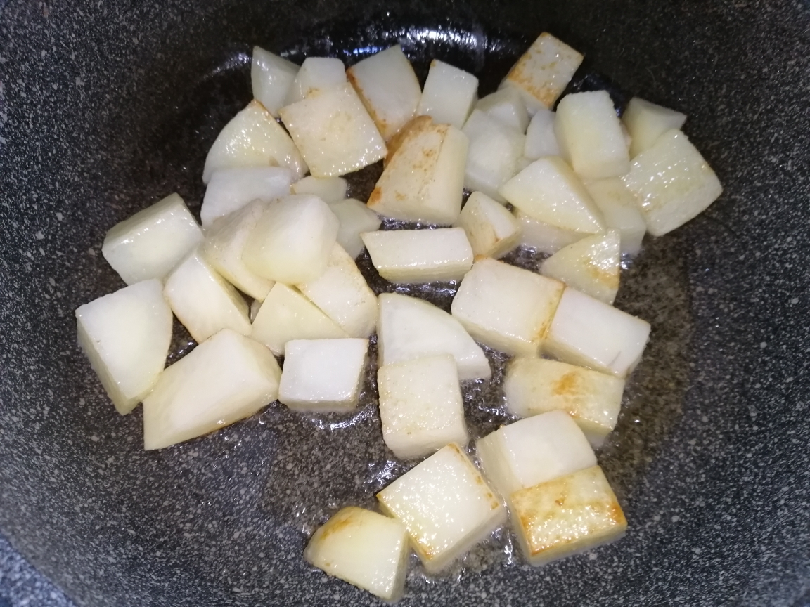 土豆熬小青菜的做法 步骤5