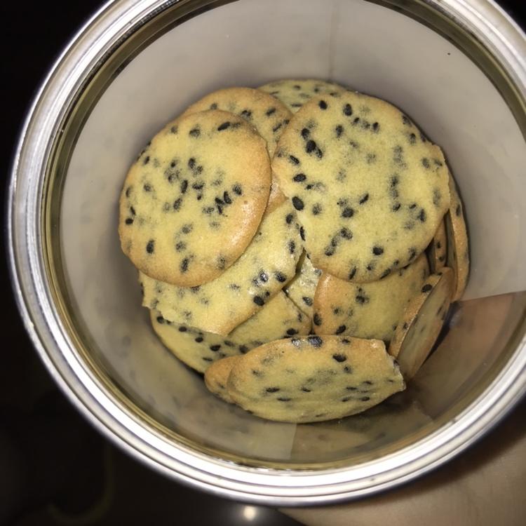 小时候的味道 — 芝麻鸡蛋薄脆饼干