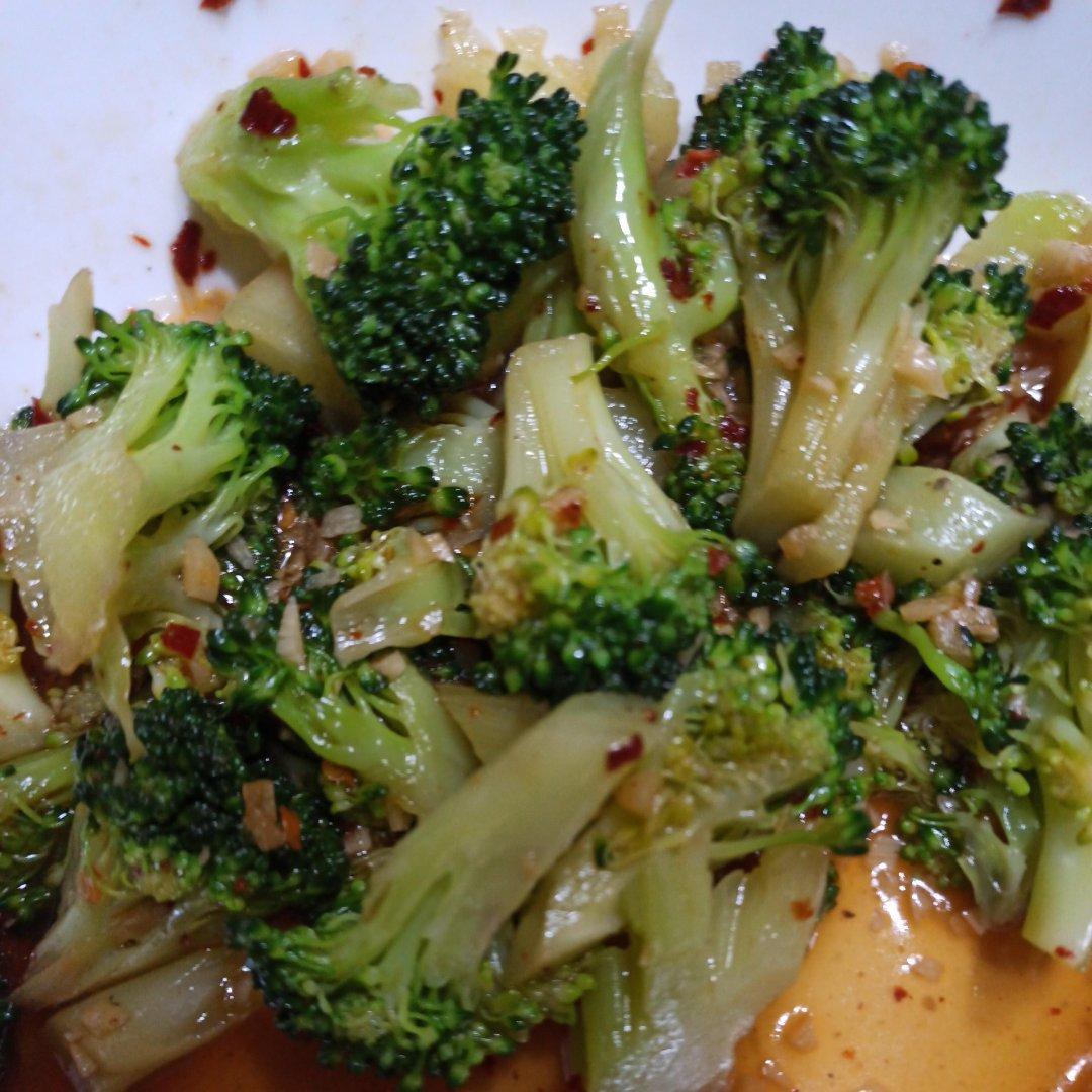 凉拌西兰花-辣的