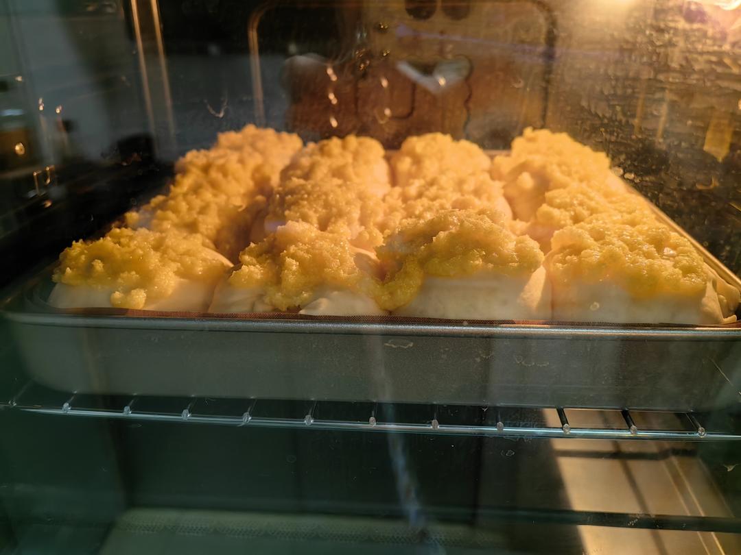 椰蓉小餐包。柔软拉丝，椰香浓郁