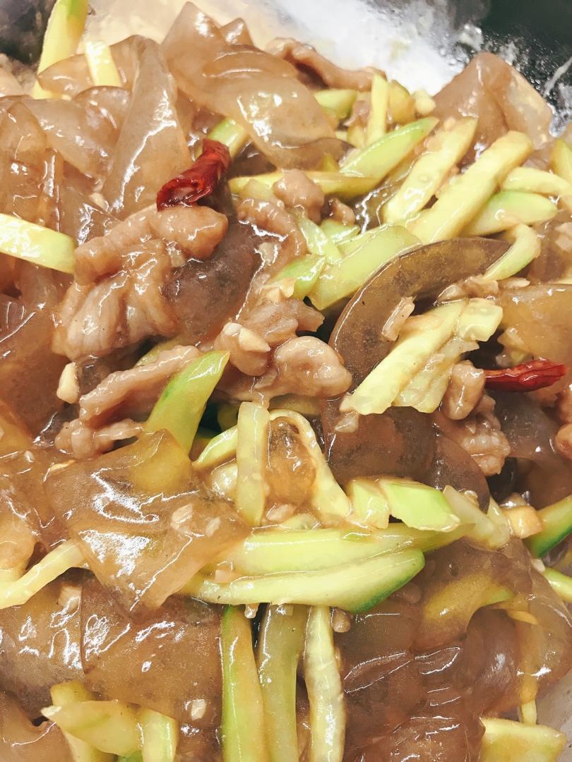 蚌埠小孩最爱的—拉皮炒肉丝
