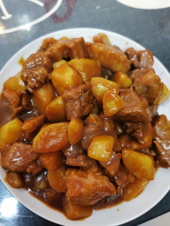 小土豆烧牛肉，红烧牛腩，好吃到舔盘