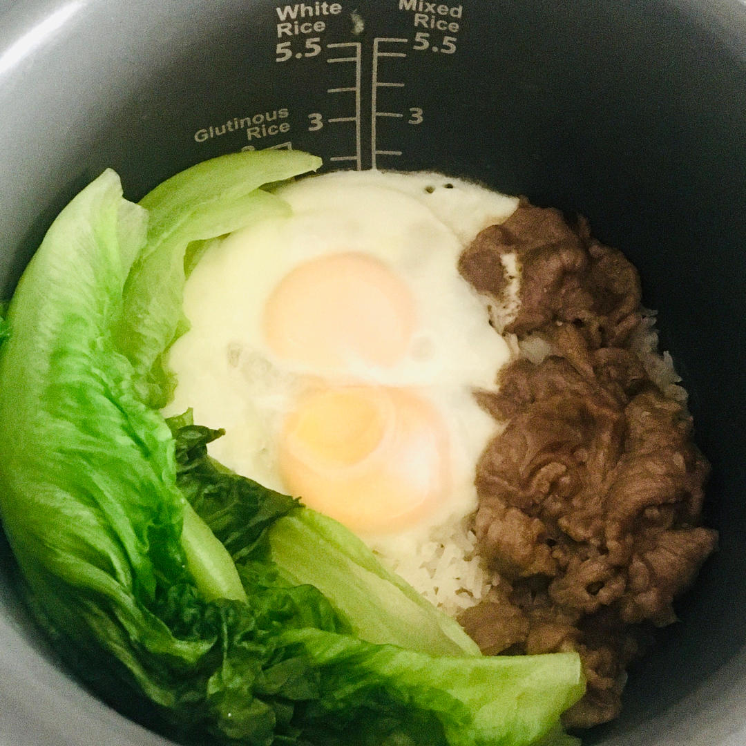 【电饭煲窝蛋牛肉饭】