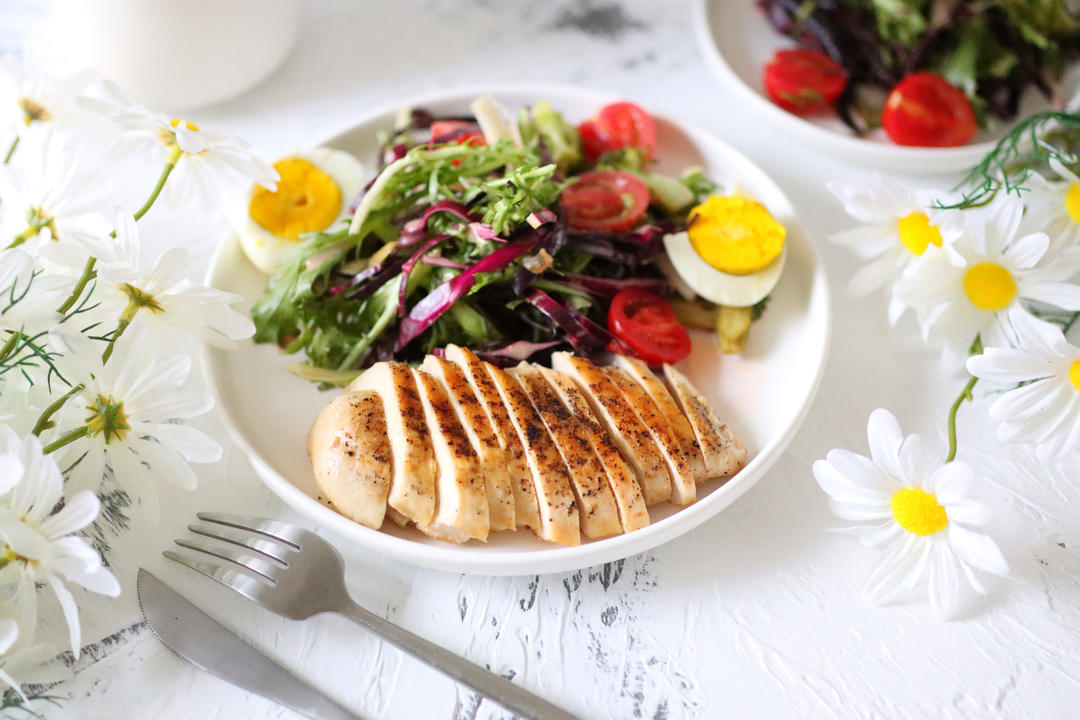 香煎鸡胸肉沙拉