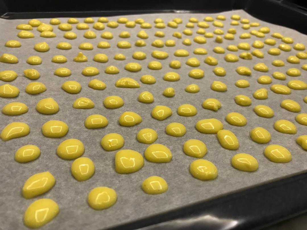 入口即化的无添加蛋黄溶豆
