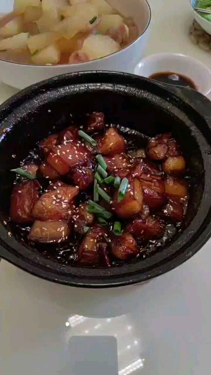 砂锅红烧肉