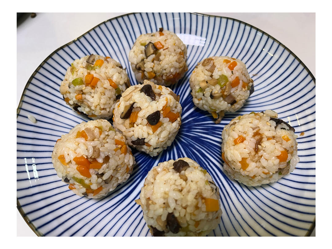 小盆友超爱的肉松饭团子