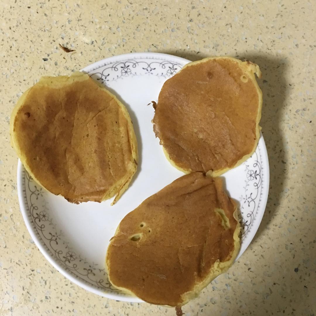 【减脂早餐】无油香蕉松饼（超简单）