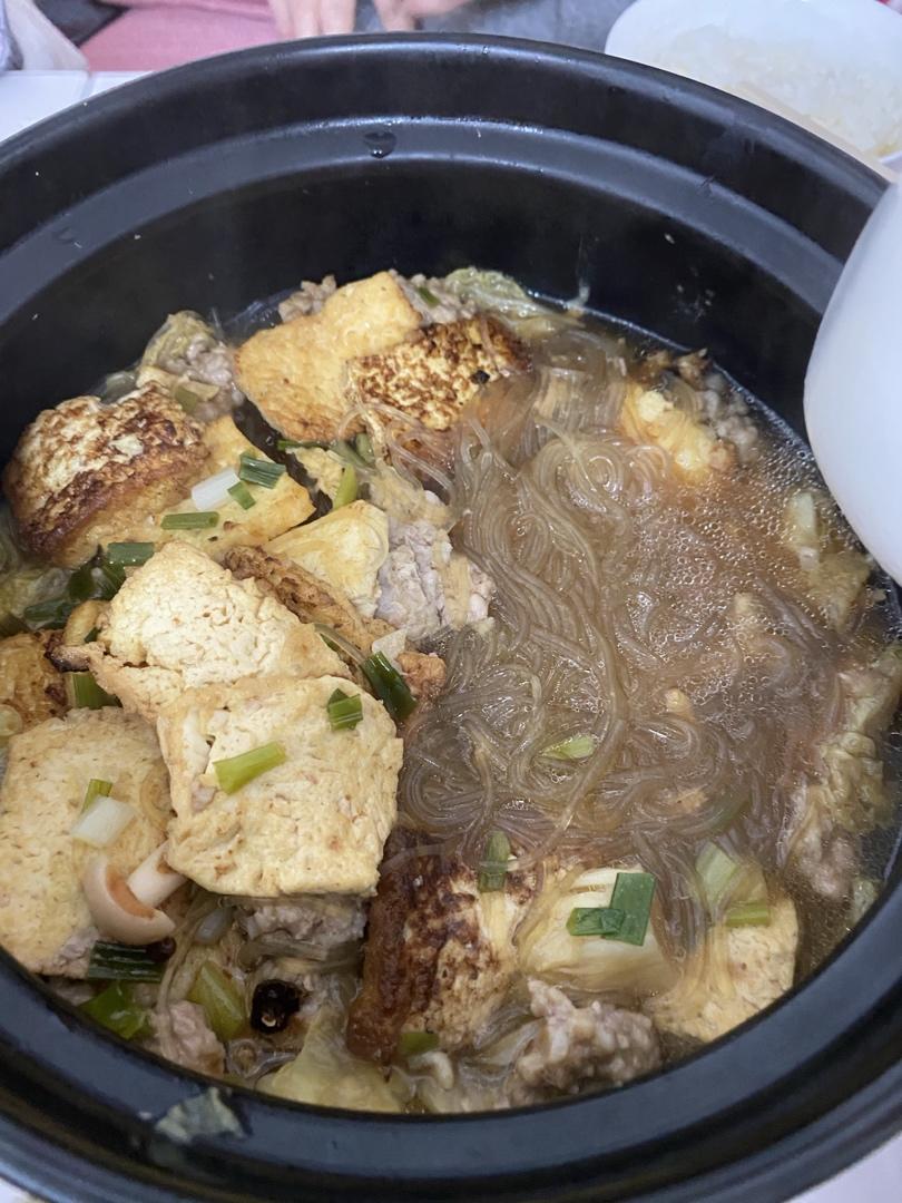 豆腐粉丝金针菇白菜煲
