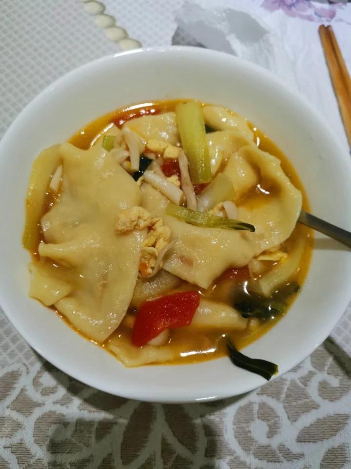面片汤，面片爽滑筋道又柔软，汤汁鲜美