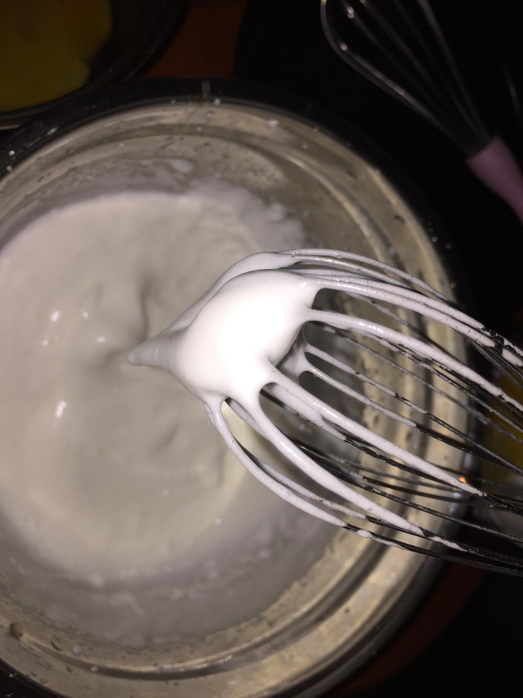 软绵绵戚风纸杯蛋糕