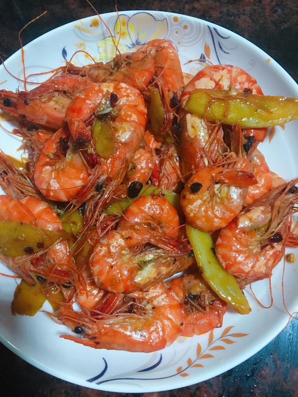 贪吃的陈小姐做的炒虾