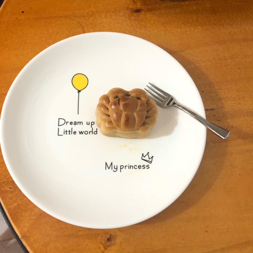 广式月饼—蛋黄莲蓉月饼