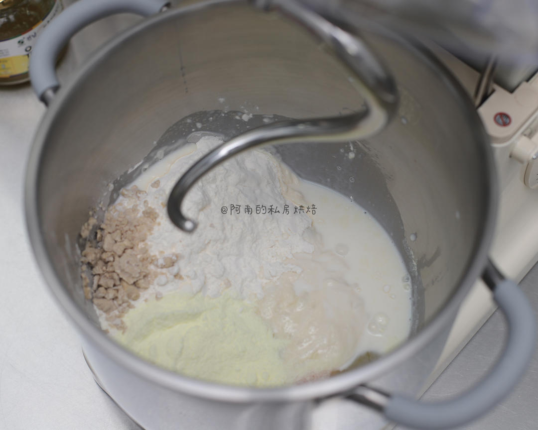 纯奶手撕吐司的做法 步骤1