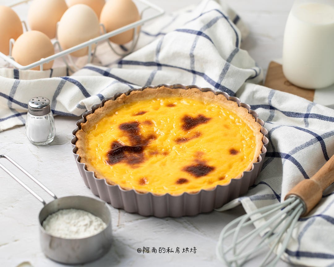 简单易做的奶香布丁派~