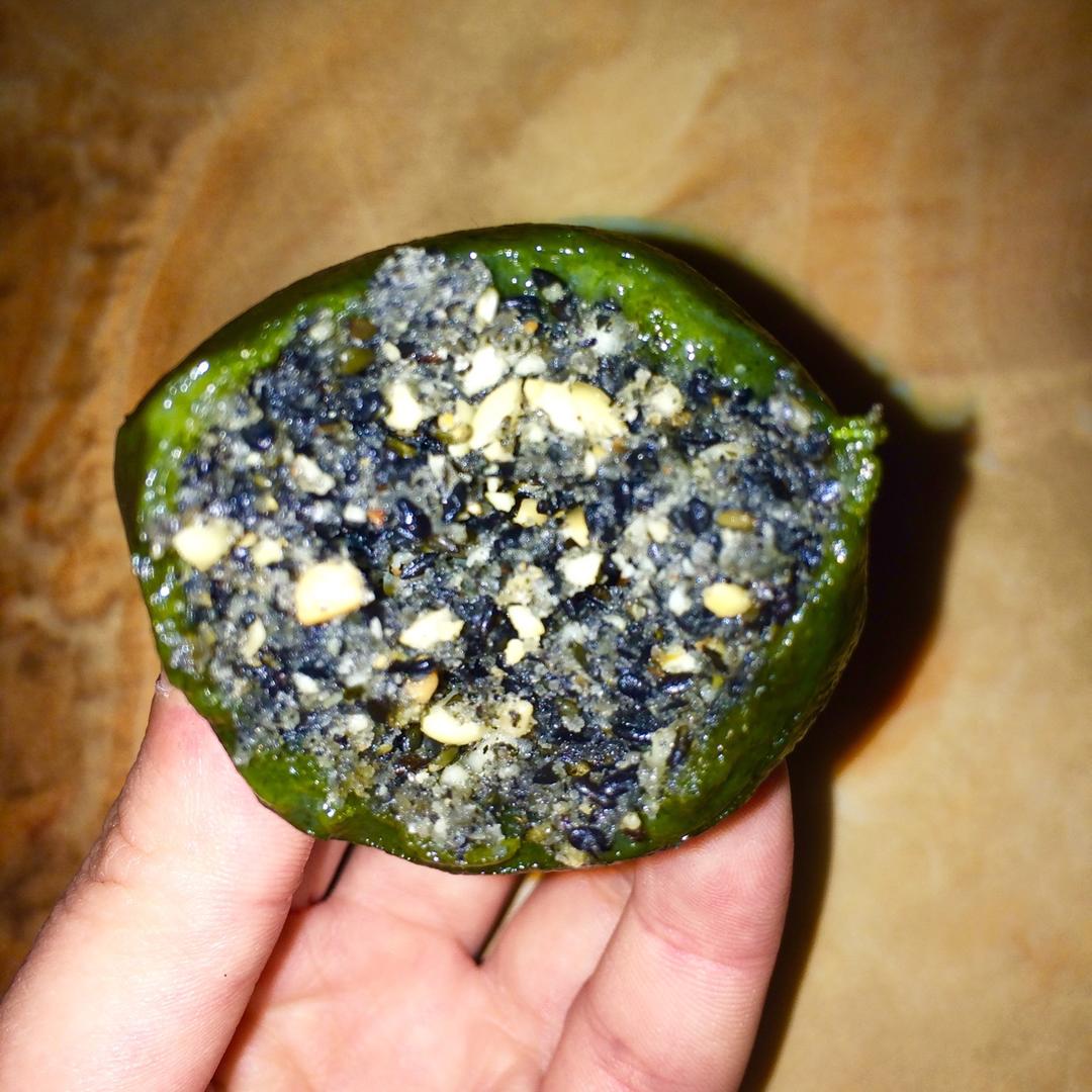 黑芝麻花生青团 Green Rice Cake