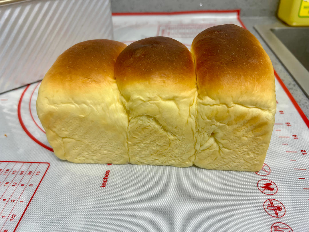 一个面团撑起一家店的台式面包—香肠面包