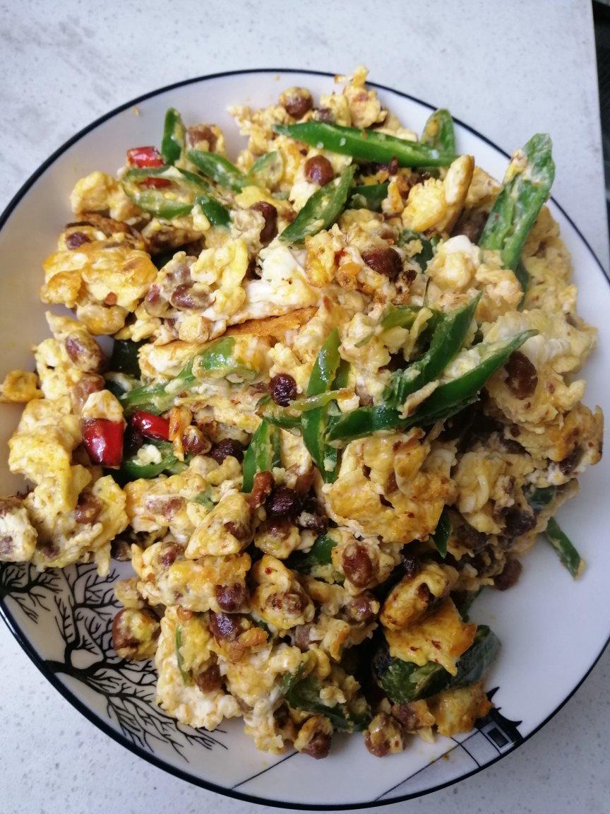 盐豆炒鸡蛋