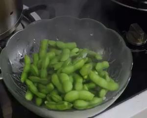 「武汉味道」凉拌麻辣毛豆（视频版噢）的做法 步骤6