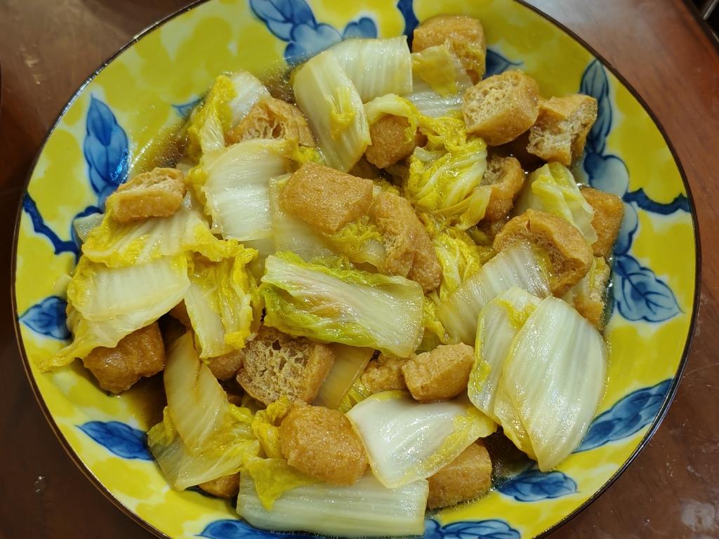 好吃到连汤汁都不剩的白菜焖豆泡，给肉都不换