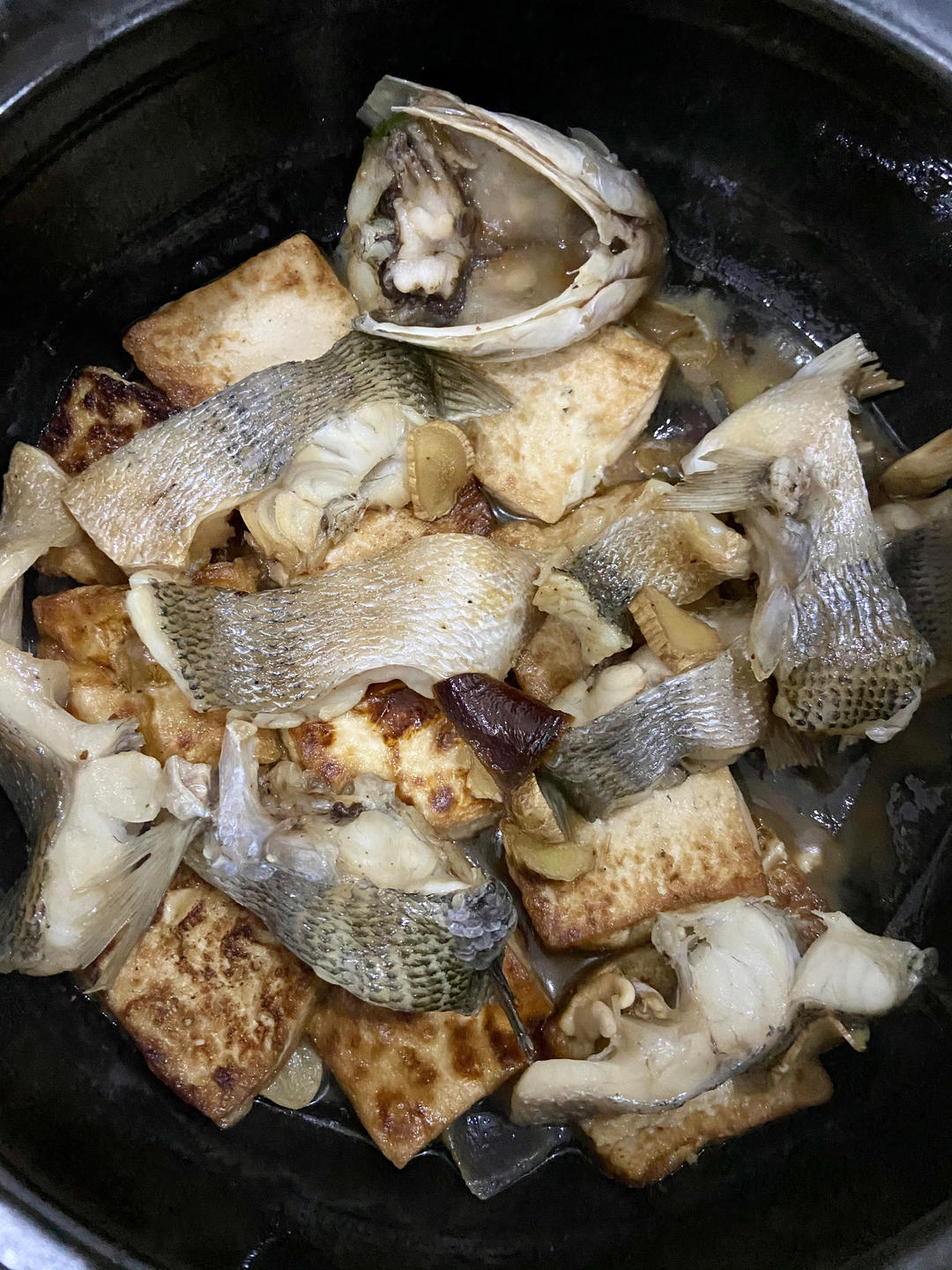 鲜嫩豆腐鲈鱼煲