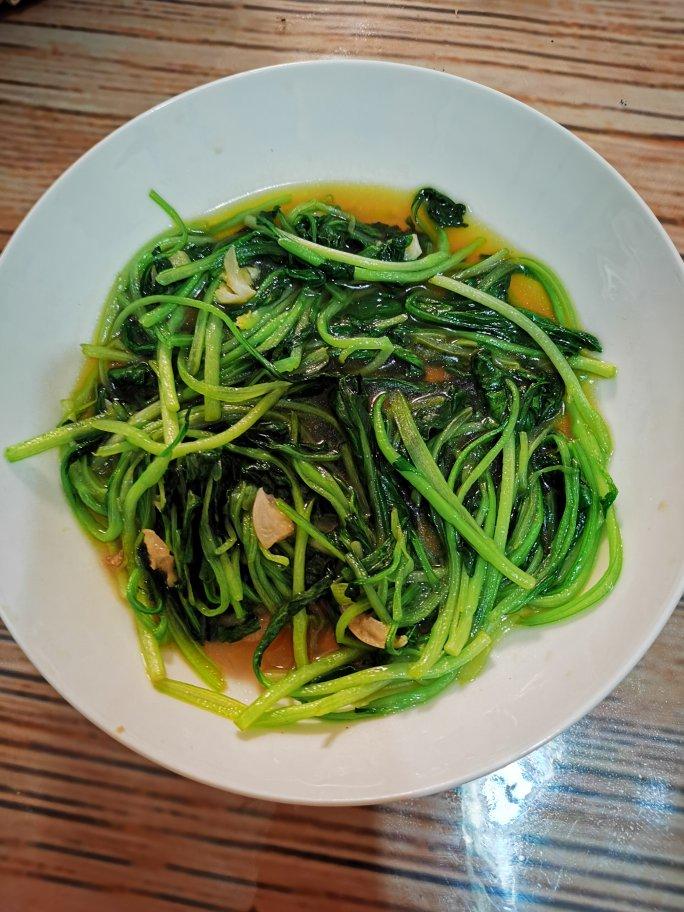 清炒鸡毛菜(蒸鱼豉油版本，不修图)