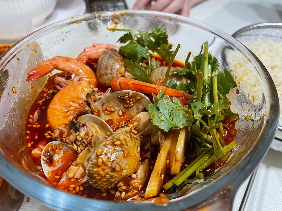 🔥捞汁麻辣小海鲜，汤汁太绝了🔥