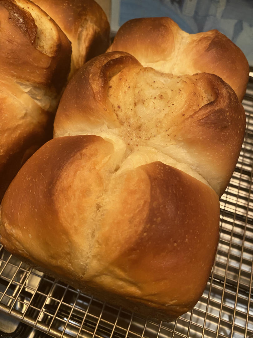 鲜奶液种超熟吐司