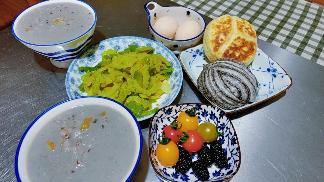 早餐•2026年5月7日