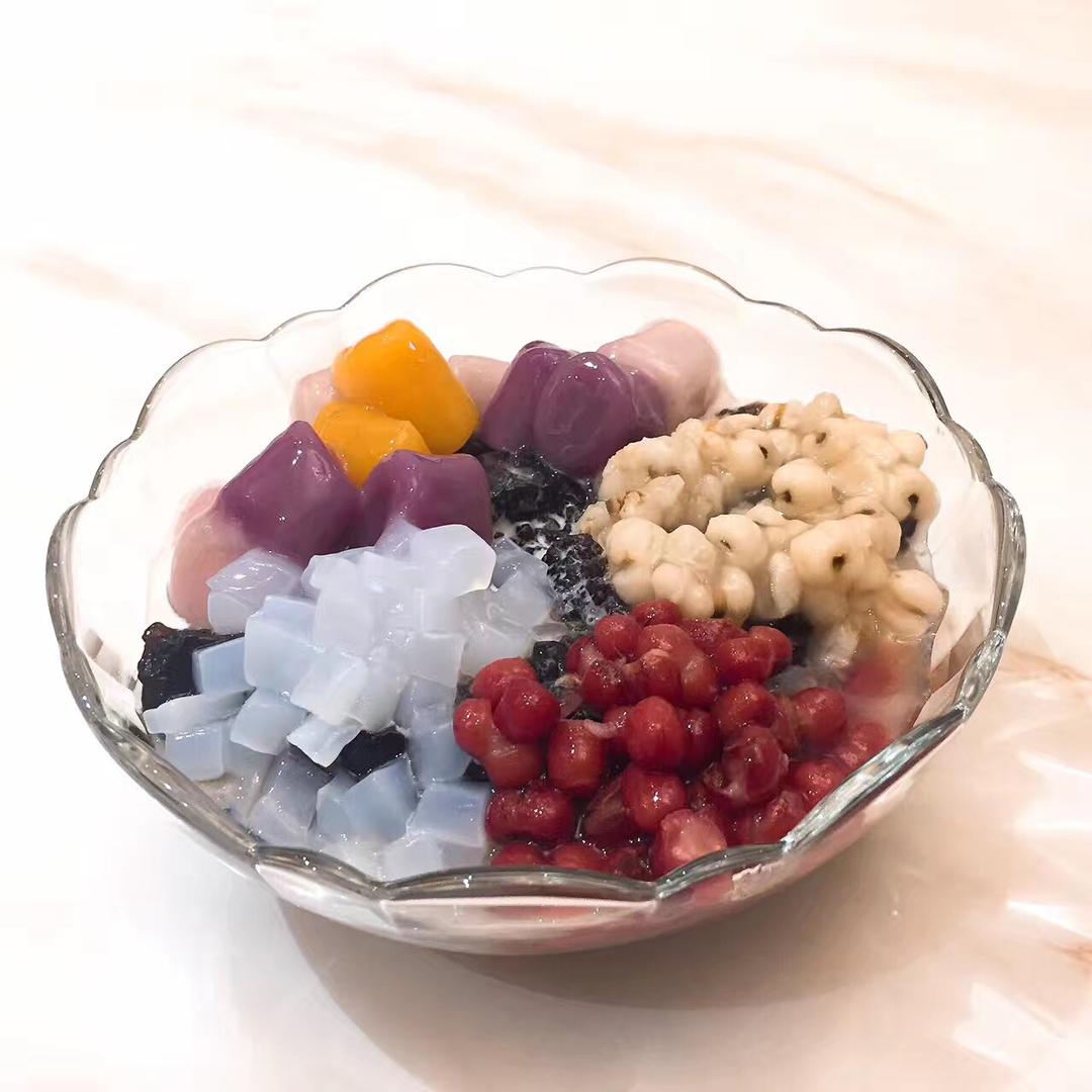 【视频食谱】烧仙草红豆芋圆