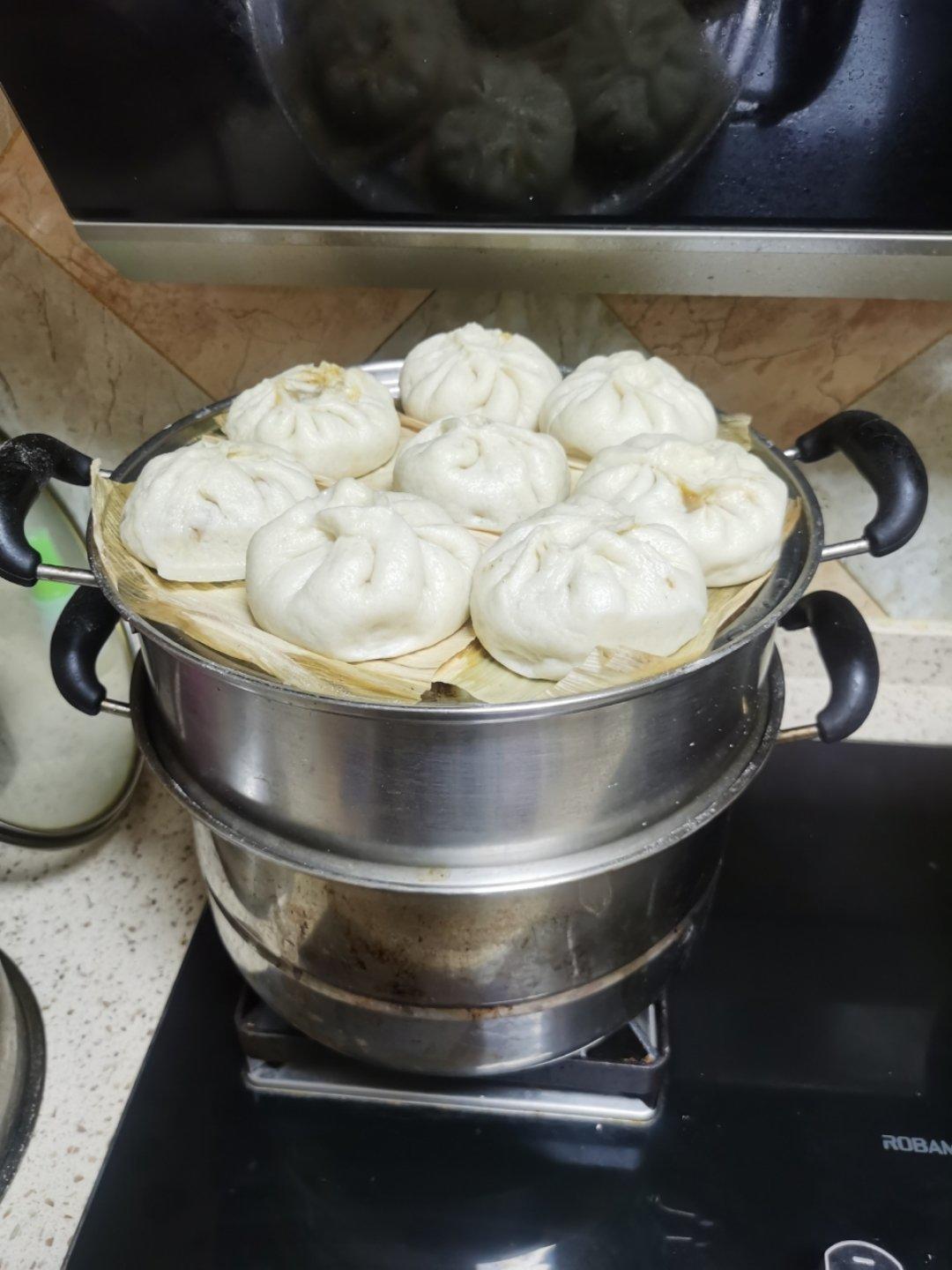 茄子酱肉包子