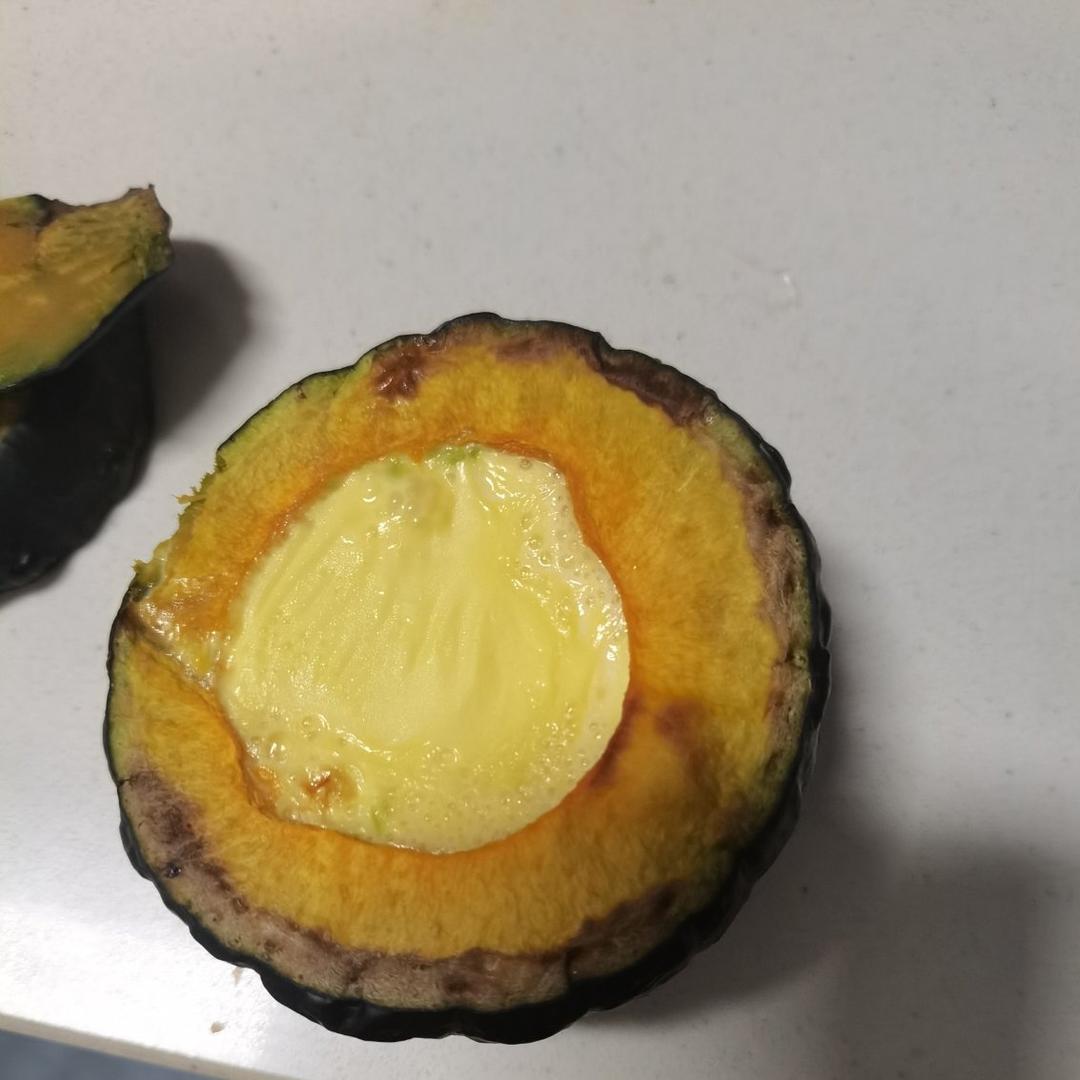 贝贝南瓜的奇特打开方式：南瓜烤蛋挞