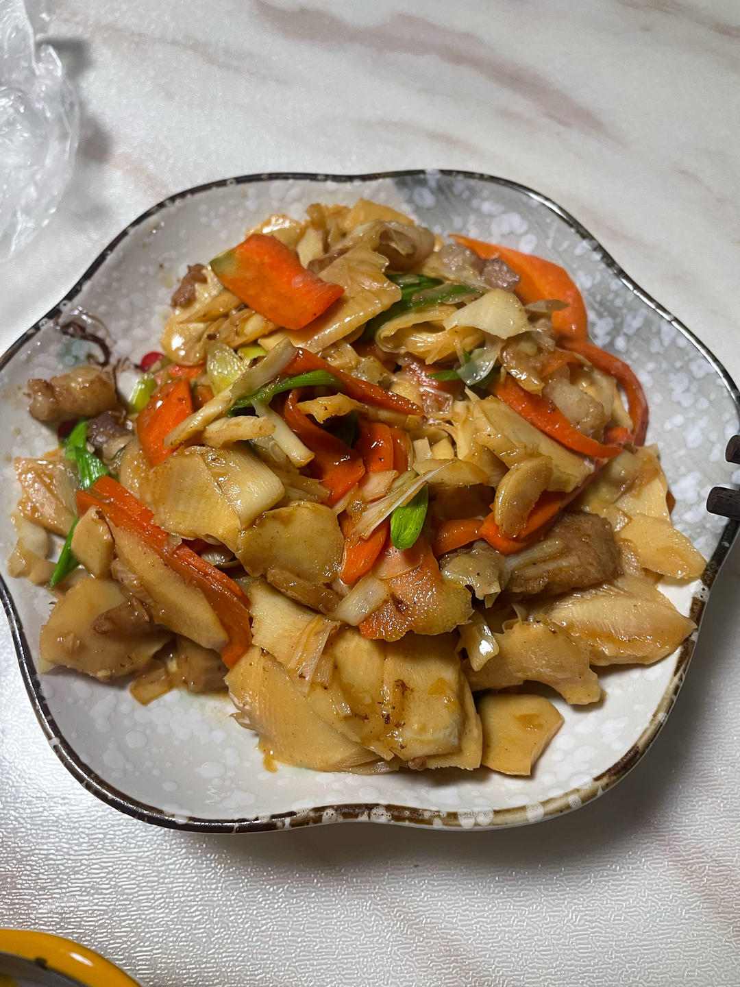冬笋炒蘑菇炒五花肉炒大蒜炒胡萝卜