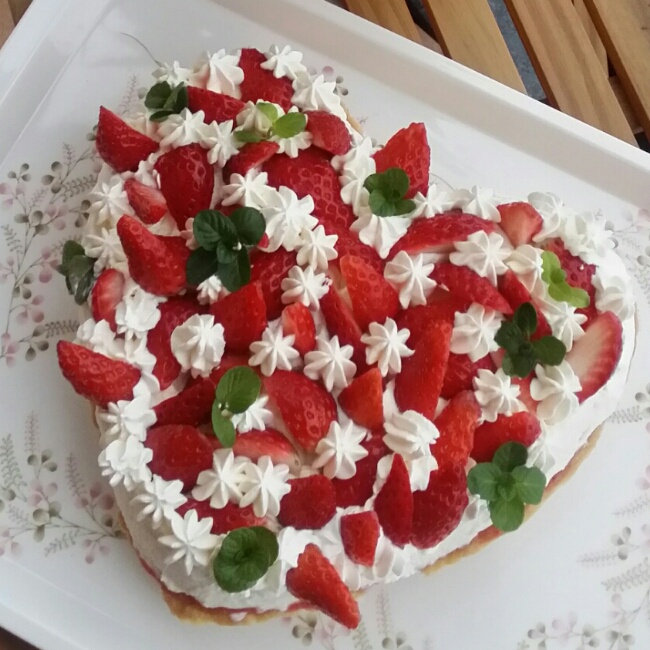 草莓提拉米苏塔