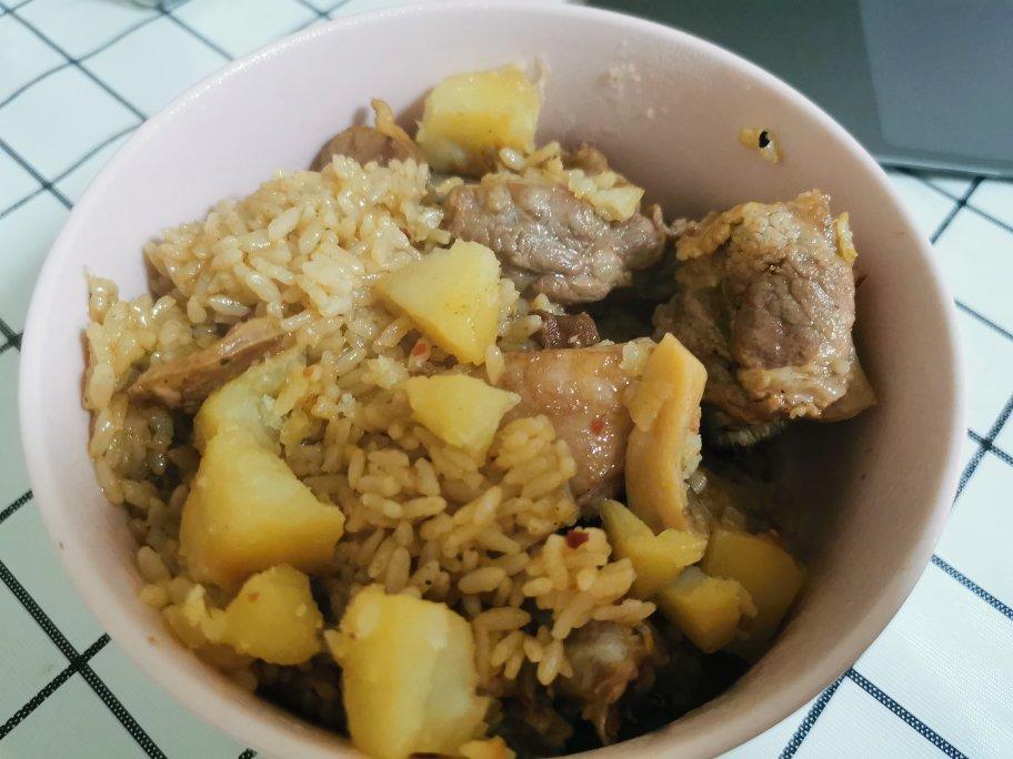 电饭锅排骨土豆焖饭