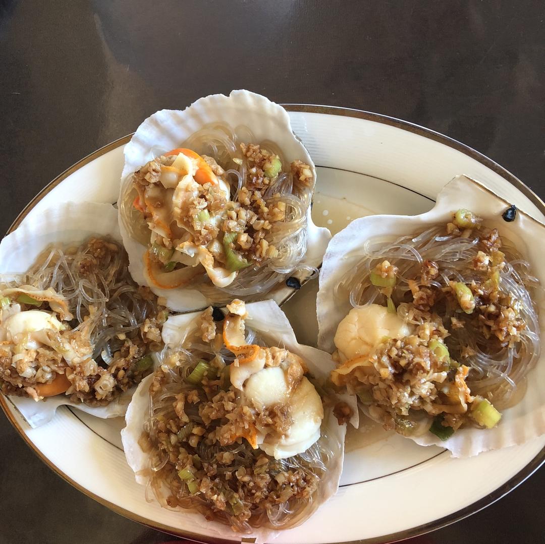 蒜蓉粉丝蒸扇贝粉丝入味有诀窍