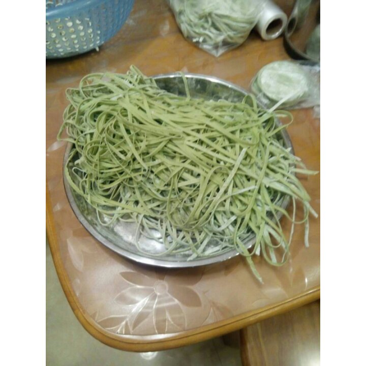 自制纯天然蔬菜汁彩色面条