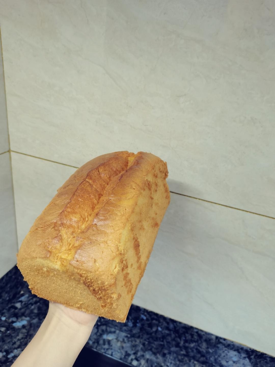 蛋糕店超🔥的金枕蛋糕｜口感绵密🍰松松软软