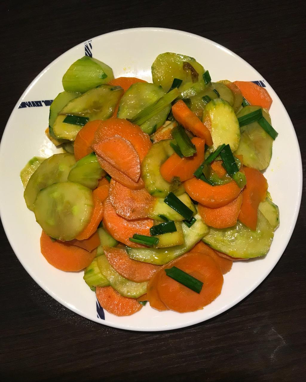 素炒青瓜胡萝卜