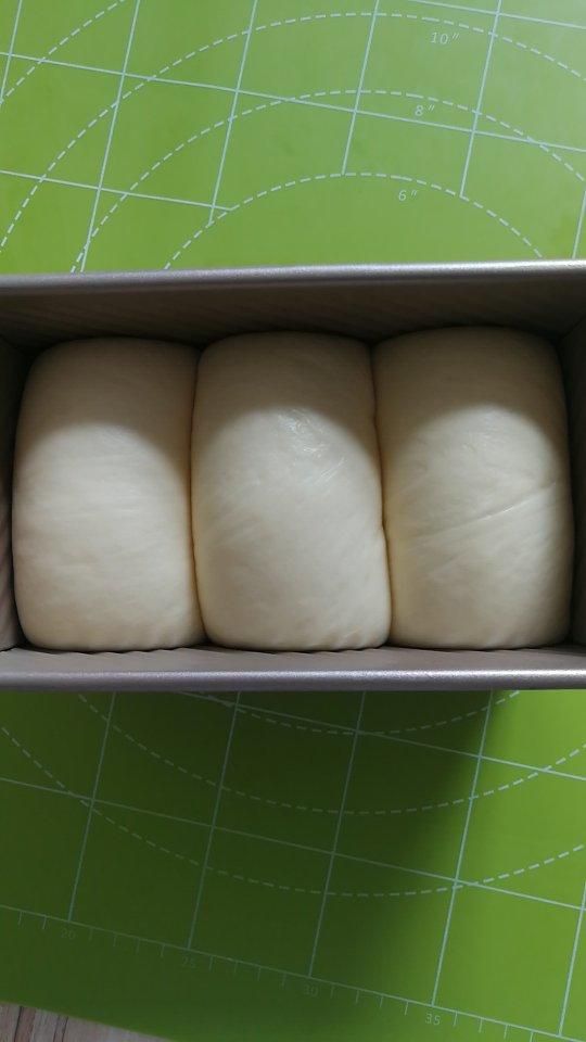 吐司，奶香手撕面包，超级香浓