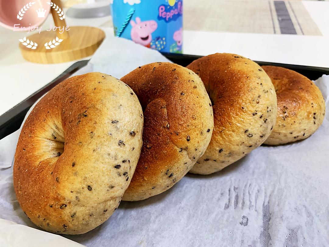 无油低糖的健康主食面包：芝麻贝果